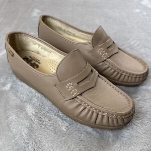 SAS Women’s Size 10M Walk Comfort Classic Mocha Slip-On Leather Loafer USA Made